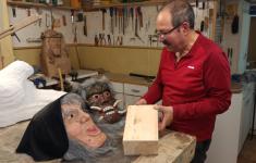 José Llamas en su trabajo